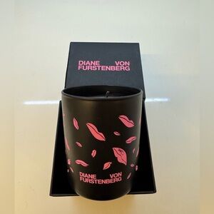 DIANE VON FURSTENBERG
French Roses & Berries Scented Candle In Hot Lips